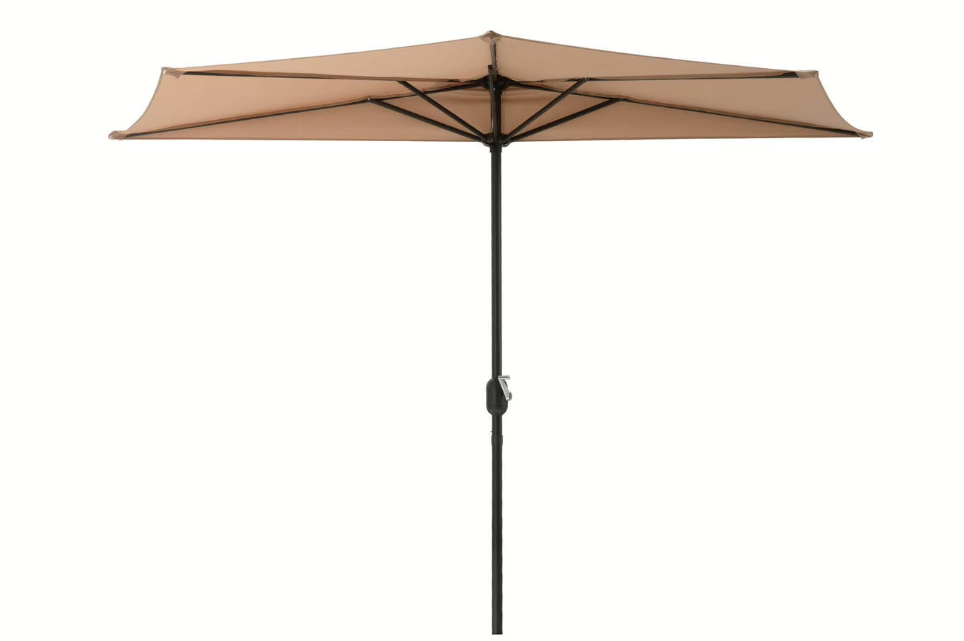 Slunečník půlkulatý, průměr 270 cm.
